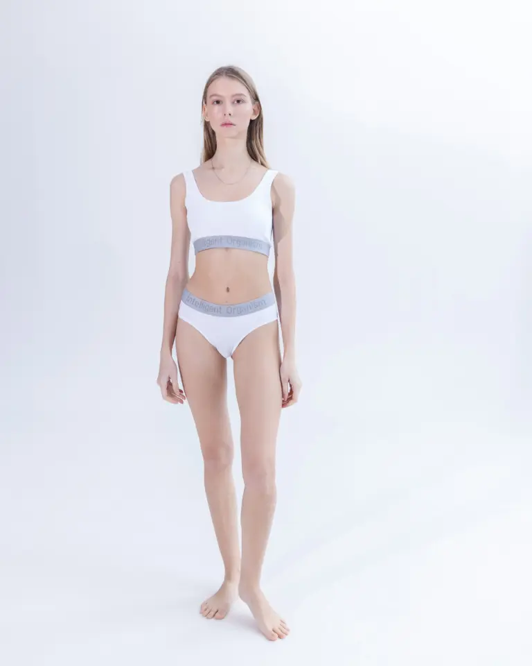 Жіночі білі сліпи Intelligent Organism на моделі — передній вигляд