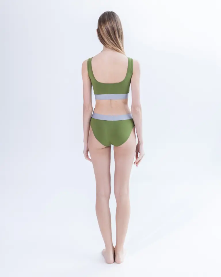 Жіночі зелені сліпи Intelligent Organism на моделі — задній вигляд