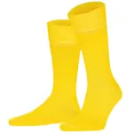 Високі шкарпетки Intelligent Organism — жовті, фронтальний вигляд Шкарпетки Колекція Paint бавовняні, жовті